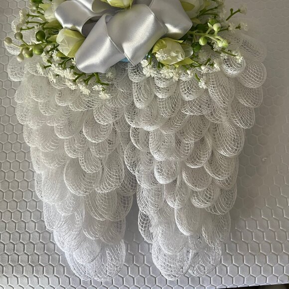 Angel Wing Wreath with Ivory Roses and Babies Breath Made of Deco Mesh - Picture 2 of 2